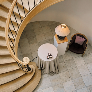 <span class=keywords><strong>Escalier</strong></span> intérieur design en bois pour maison et villa, <span class=keywords><strong>escalier</strong></span> sur mesure <span class=keywords><strong>avec</strong></span> <span class=keywords><strong>main</strong></span> <span class=keywords><strong>courante</strong></span> en verre et acier inoxydable - Product Image 1