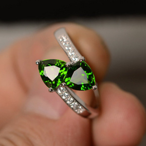 Bague Triangle Élégante et Luxueuse pour Femme, Bijou d'Index Tendance - Product Image 6