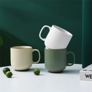 Tazas de cerámica de estilo nórdico para el hogar, tazas de café, té y café a rayas mate personalizadas para el hogar y restaurante, venta al por mayor - Product Image 1