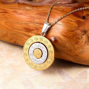 Collana Amuleto in Acciaio al Titanio con Ciondolo a Nove Palazzi e Dodici Segni Zodiacali, Vendita Diretta dalla Fabbrica, Articoli Religiosi, Articolo di Grande Successo - Product Image 2