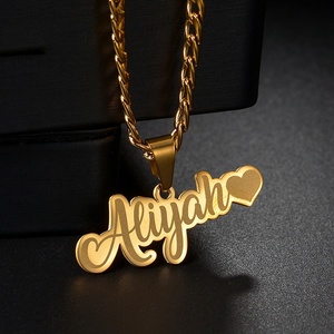 Collana con Ciondolo Staccabile Personalizzata in Acciaio Inox con Incisione Laser del Nome per Uomo - Product Image 3