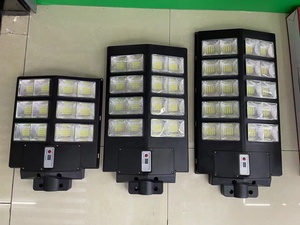 Lampadaire solaire LED tout-en-un 100W IP66 avec batterie au lithium pour usage extérieur sur route et dans le jardin, haute luminosité - Product Image 1