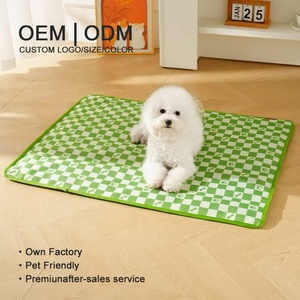 Prodotti Promozionali Ecologici: Tappetino Rinfrescante per Animali Domestici 2in1 Classico, Rimovibile e Lavabile, Resistente all'Umidità, Estivo, in Tessuto Oxford Durevole - Product Image 1