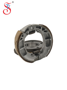 Patins de frein de <span class=keywords><strong>moto</strong></span> de vente directe d'usine adaptés aux plaquettes de frein Honda CG125 dispositif de réponse durable rainuré en caoutchouc blanc - Product Image 5