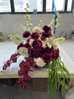 Perlengkapan Buatan Tangan Modern Mawar Merah Muda Anggrek Hijau Hydrangea Sutra Buatan Panjang 4ft Untuk Dekorasi Pernikahan