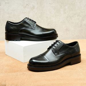 Zapatos Formales de Negocios para Hombre, de Cuero Genuino, con Aumento de Altura, Otoñales, Casuales para el Trabajo, Estilo Británico Retro, con Cordones y Punta Redonda - Product Image 1