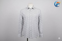 Tissu rayé en polyester T100 150GSM, teint en fil, largeur 66 pouces, matière tricotée douce et respirante pour t-shirts, polos et vêtements de sport
