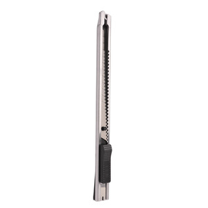 Cuchillo Multiusos Metálico Deli con Bloqueo Automático, Hoja de 132 mm y 9 mm, Acero SK5, Punta de 60 Grados para Cortar Papel y Desempaquetar - Product Image 4