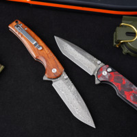 Couteau pliant GT-DM033-1 de style Tanto en acier Damas avec manche en fibre de carbone et bois d'acajou africain