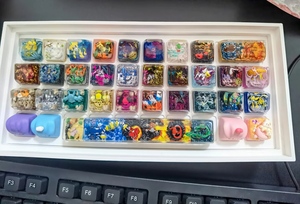 Keycap artisanal en résine imprimé en 3D, design transparent rétroéclairé, double couche CNC, thème Pokémon Mew - Product Image 5