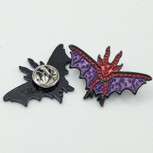 Tùy Chỉnh Phong Cách Châu Âu Cá Tính Thiết Kế Batman Kim Loại Kẽm Hợp Kim Quà Tặng Trang Trí Men Pin Huy Hiệu - Product Image 5