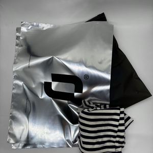 Custom LOGO Silver Mailer Aluminium Foil Poly Shipping Bags for Clothing Metallic Mailing Bags - Product Image 6