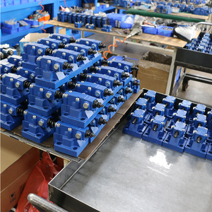 วาล์วควบคุมทิศทางไฮดรอลิกสีน้ำเงินหรือสีดำ รุ่น 4WRAE-2X - Product Image 2