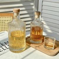 Bouteille de vin en verre cristal blanc givré à rayures verticales, forme plate, 250 ml, 500 ml, couleur personnalisée, logo personnalisable, nouvelle bouteille