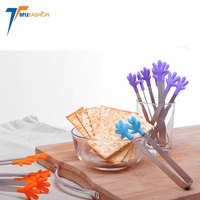 Mini pince à aliments, pince à glace en Silicone en forme de main, spécialement conçu, meilleurs Gadgets de cuisine, pour Muffins, crêpes, 1 pièce