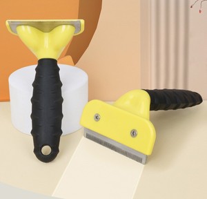 Peine Deslanador de Plástico Amarillo Portátil de Primera Calidad, Herramienta Profesional de Aseo para Perros y Gatos - Product Image 6
