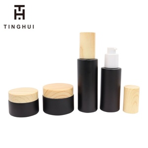 ขวดครีมแก้วฝาปิดลายไม้สีดำด้าน ขนาด 5/10/15/20/30/50 กรัม พร้อมฝาไม้ สำหรับใส่ครีมบำรุงผิวหน้า ภาชนะบรรจุภัณฑ์เครื่องสำอาง - Product Image 6
