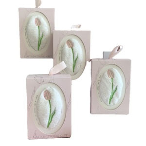 Coffret Cadeau Serviette Tulipe – Adorable et Ludique – Idéal pour Événements d'Entreprise ou Mariages – Vente en Gros Disponible - Product Image 1