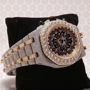Reloj de Diamantes de Lujo de Buena Calidad, Reloj de Pulsera Elegante con Artesanía Premium para Hombres y Mujeres Disponible a Precio Descontado - Product Image 3