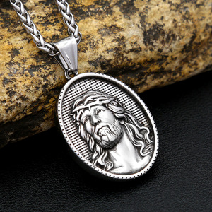Yunnique – collier avec pendentif visage de Jésus en acier inoxydable pour hommes, bijoux religieux ovales, accessoire de mode - Product Image 2