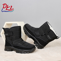Bottes de neige noires chaudes et imperméables pour hommes, résistantes à l'usure, antidérapantes, légères pour l'hiver vente en gros