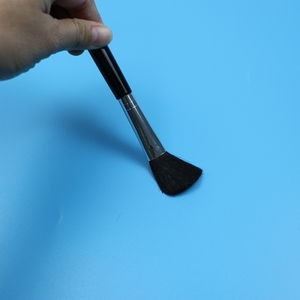 Lingettes en microfibre portables 4 en 1 <span class=keywords><strong>Kit</strong></span> de nettoyage d'écran pour ordinateur portable <span class=keywords><strong>Kit</strong></span> de nettoyage de lentille de nettoyeur d'écran - Product Image 4