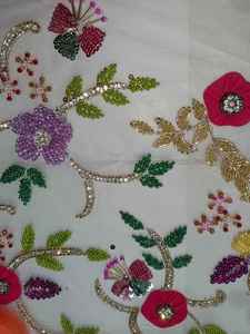 Tela de encaje con cuentas Premium con bordado a mano Ideal para proyectos de Lehenga de diseñador, personalizados y nupciales - Product Image 3