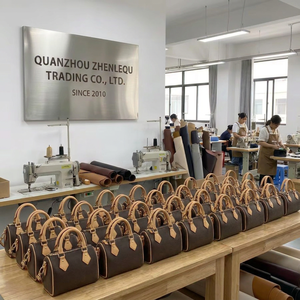 Borsa a Tracolla di Lusso <span class=keywords><strong>in</strong></span> Vera <span class=keywords><strong>Pelle</strong></span> di Design, Borsa a Mano Monogram <span class=keywords><strong>in</strong></span> <span class=keywords><strong>Pelle</strong></span> Bovina di Alta Qualità per Donna - Product Image 3