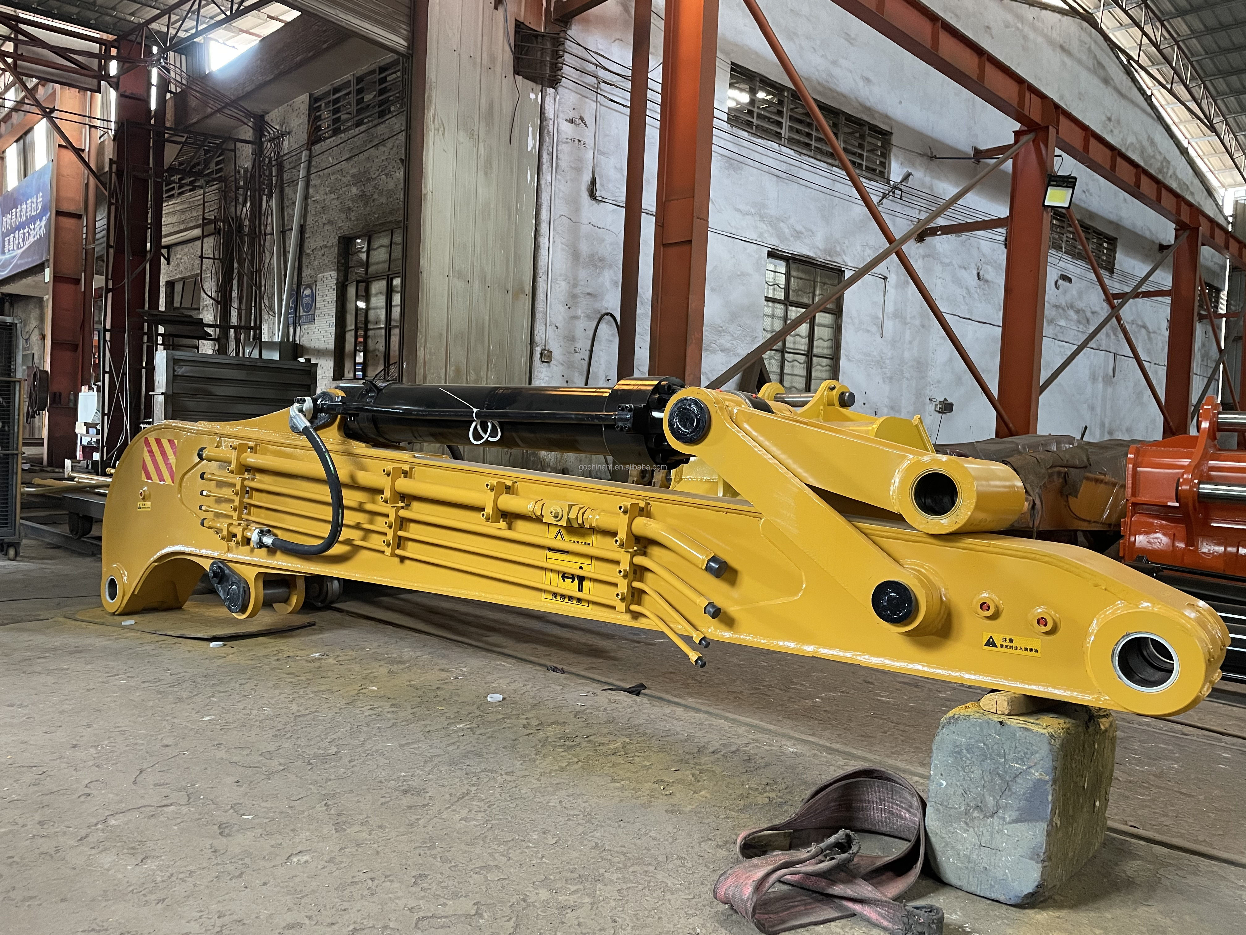 20M Excavator Sheet Pile Driving Long Boom For R420 Long Reach Boom Heavy Equipment