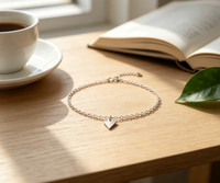 Bracelet fin et délicat avec pendentif triangle en acier inoxydable, chaîne minimaliste empilable pour femme, bijou à porter au quotidien, cadeau