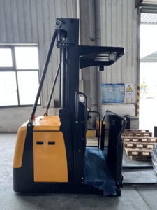 Chariot élévateur électrique WELIFTRICH 1500 kg 4 m 5 m 24 V avec batterie au plomb-acide - Product Image 2