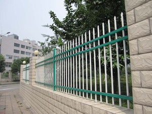 Nhà cung cấp bán buôn ngoài trời chu vi hàng rào nhà sân sau wrought irontubular thép picket kim loại hàng rào - Product Image 4