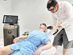 Sistema de Enfriamiento por Contacto con Láser de Diodo de Cuatro Longitudes de Onda OEM/ODM, Láser de Diodo con Enfriamiento por Hielo para Salón - Product Image 4