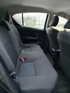 Coche Usado A LA Venta 2018 <span class=keywords><strong>Toyota</strong></span> <span class=keywords><strong>Prius</strong></span> C One SUV Modelos Clásicos Cómodos Bien mantenidos de Alta Calidad - Product Image 5