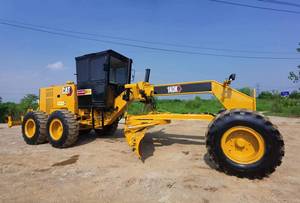 รถเกรดเดอร์ Cat 140K มือสอง สีเหลือง เครื่องจักรก่อสร้าง พร้อมเครื่องยนต์ เกียร์ ปั๊ม น้ำหนัก 5500 กก. ใช้งาน 0-2000 ชั่วโมง ผ่านการทดสอบและตรวจสอบแล้ว - Product Image 1