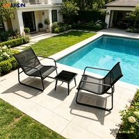 Ensemble de table et de chaises de jardin Uplion moderne, confortable et durable, 3 pièces, pour hôtel et villa