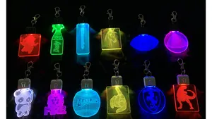 Nouveau Style de saint-valentin 3d lampe de gravure acrylique vierge petite lampe pendentif porte-clés lumières pour petite amie porte-clés