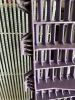 Nouvel équipement d'élevage de chèvres ou de porcs de pépinière avec plancher de fuite en plastique violet et panneau de fuite de 1.2m x 0.6m charge forte