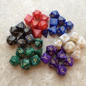 Lot de 7 dés de calcul de vie polyédriques TRPG DND Jeu de rôle en plastique créatif de 7 pièces en plastique de haute qualité - Product Image 3