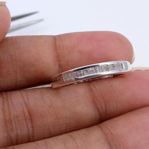 แหวนเพชร Jewelspaark 0.97 กะรัต ทรงปรินเซสคัท เงินแท้ 925 สำหรับผู้หญิง - Product Image 2