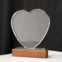 Décoration en cristal pour anniversaire de mariage, trophée personnalisé en forme de cœur en cristal avec base en bois