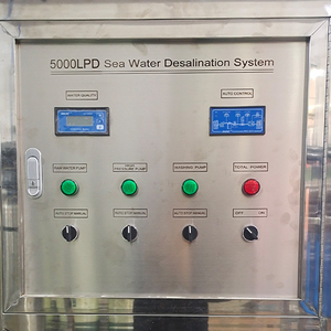 Système de dessalement d'eau de mer à haute pression contrôlé par PLC 5000 LPD, machine de traitement de la saumure océanique, production d'eau pure - Product Image 3
