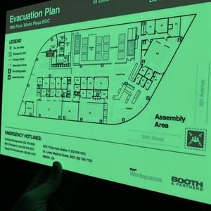 Özel fotolüminesan yangın söndürücü tahliye acil aydınlık çıkış işareti kızdırma karanlık güvenlik etiket işaretleri - Product Image 4