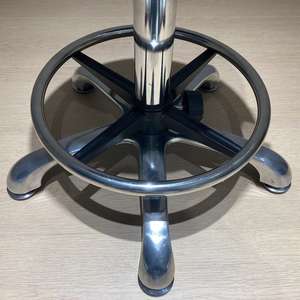 Sillas de Trabajo Estéticas de Cuero PU con Ruedas, Taburete Giratorio Redondo para Fábrica, Taller, Hospital, Oficina, Escuela, Instituto, Universidad, Bar - Product Image 4