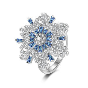 Anillo de Copo de Nieve de Lujo en Oferta, Anillo Giratorio, Joyería de Diseño Original y Moderno, Anillo de Joyería Interesante - Product Image 5