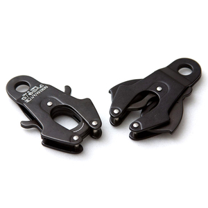 Grosir Sampel Gratis Tali Taktis Carabiner Multi-Fungsi Konektor Paduan Aluminium Klip Gesper Katak Gantungan Kunci Logam - Product Image 1