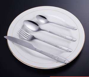 Juego de <span class=keywords><strong>cubiertos</strong></span> con mango de Rosa pulido de espejo de alta calidad, juego de <span class=keywords><strong>cubiertos</strong></span> de 24 piezas con caja de madera para regalo de boda, Hotel - Product Image 2