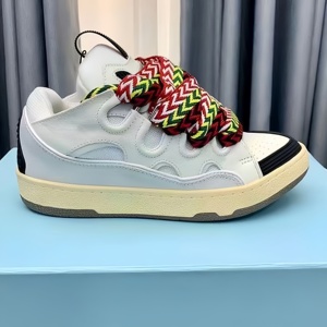 รองเท้าผ้าใบผู้ชายสไตล์เรโทรคุณภาพสูง หลายสี แบรนด์ LANV ดีไซน์พิเศษด้วยหนังพรีเมียม รองเท้าลำลองแบบผูกเชือก - Product Image 2