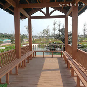 พลาสติกไม้คอมโพสิตสำหรับพาวิลเลี่ยนทุกสภาพอากาศพร้อมระบบระบายน้ำแบบบูรณาการกันเชื้อราสำหรับสภาพแวดล้อมที่ชื้น - Product Image 1