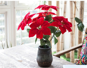 Y0024-4 Vente en gros de fleurs de Noël artificielles en velours rouge réalistes de 45 cm à 7 têtes, pour la fête des mères, la fête des pères, Halloween - Product Image 3